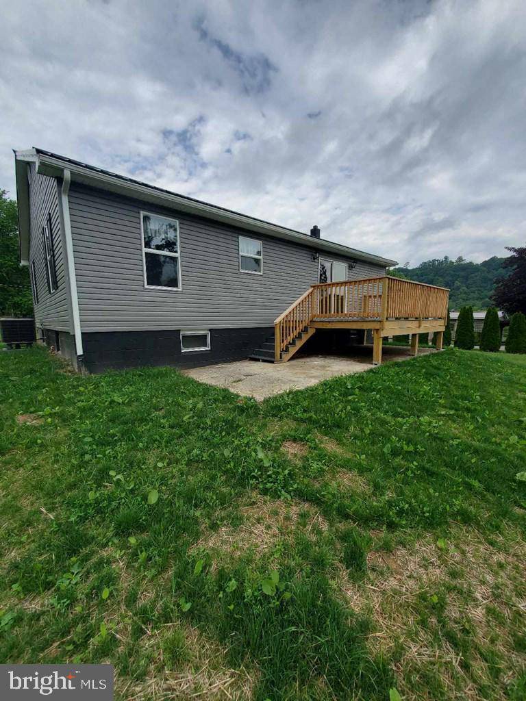 Lewistown, PA 17044,39 EASTWOOD ST