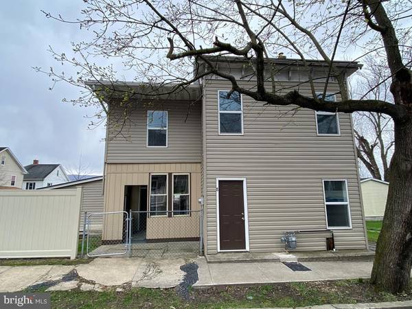 8 W 4TH ST, Lewistown, PA 17044