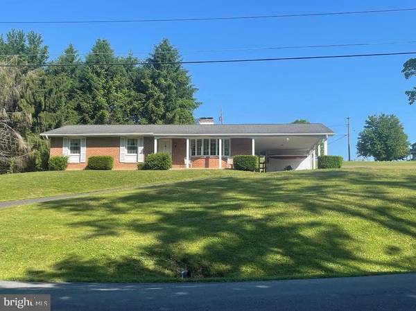 3 STEWARD DR, Lewistown, PA 17044