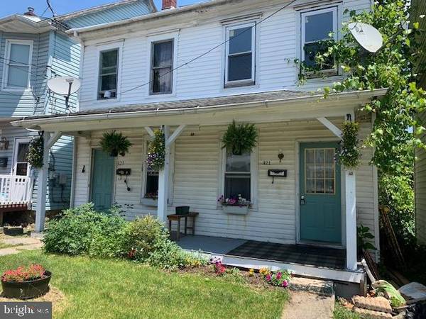 321 -323 BRATTON AVE, Lewistown, PA 17044