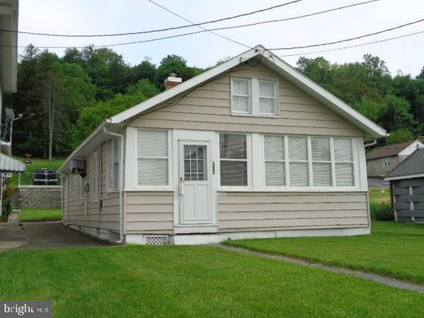 808 E WALNUT ST, Lewistown, PA 17044