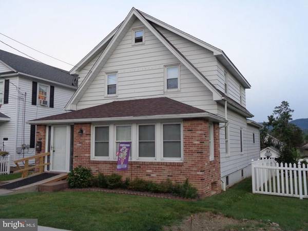 418 W 5TH ST, Lewistown, PA 17044