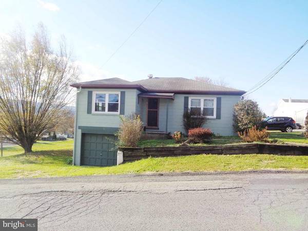 414 BELLEVERNON AVE, Lewistown, PA 17044