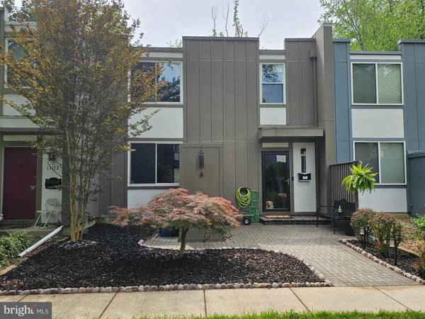 11170 FOREST EDGE DR, Reston, VA 20190