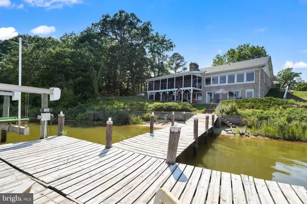 36 WATERVIEW PT, Colonial Beach, VA 22443