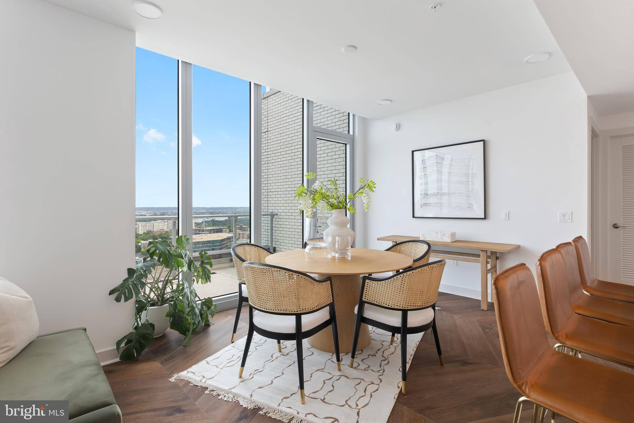 Arlington, VA 22201,2055 15TH ST N #2003