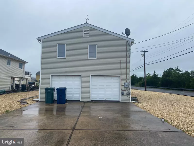 2 S DAYTON DR, Tuckerton, NJ 08087