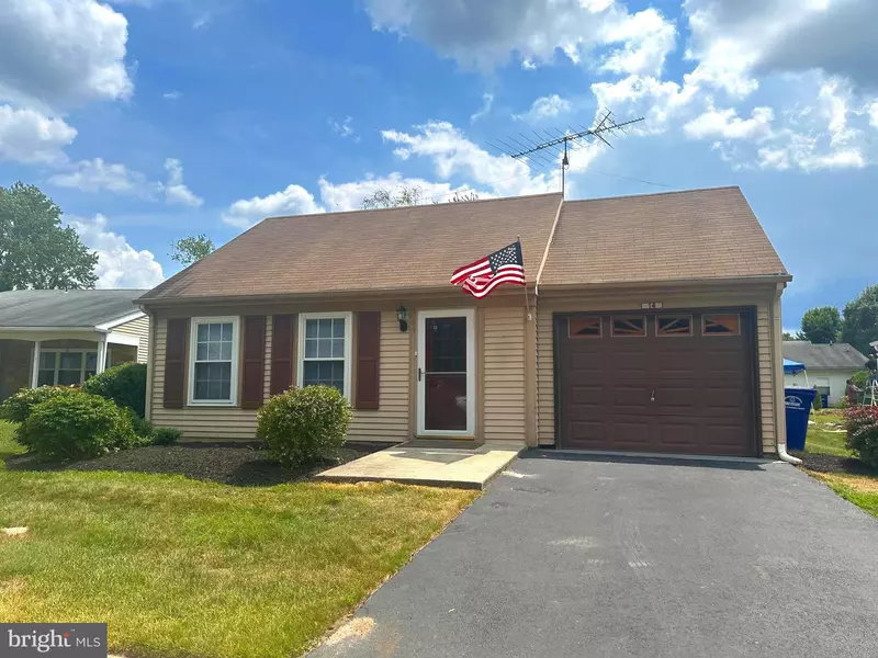 14 NARBERTH PL, Southampton, NJ 08088