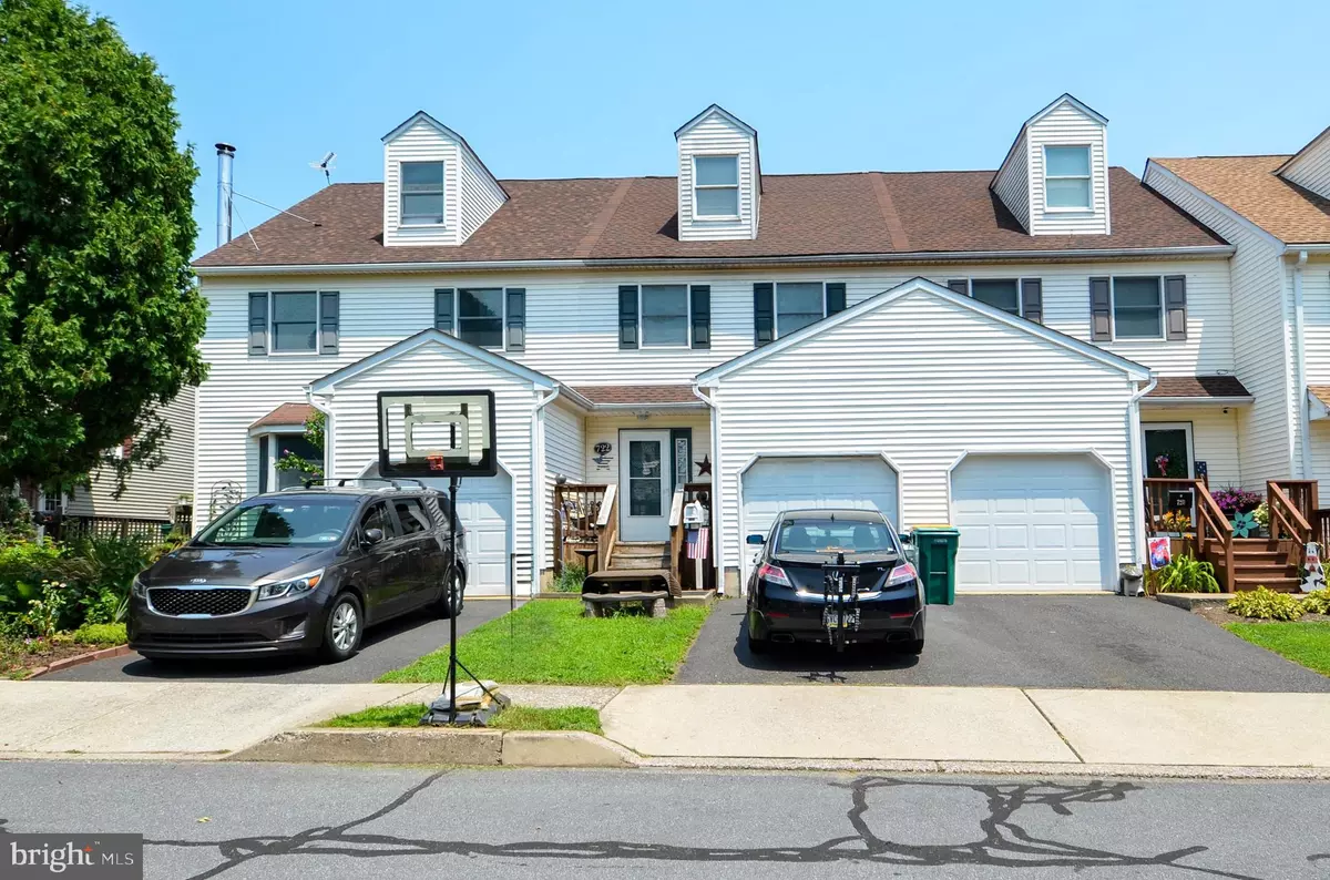 Red Hill, PA 18076,722 CEDAR CT