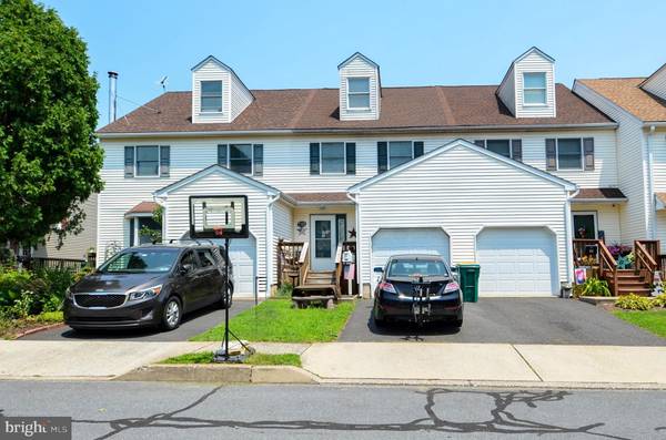 722 CEDAR CT, Red Hill, PA 18076