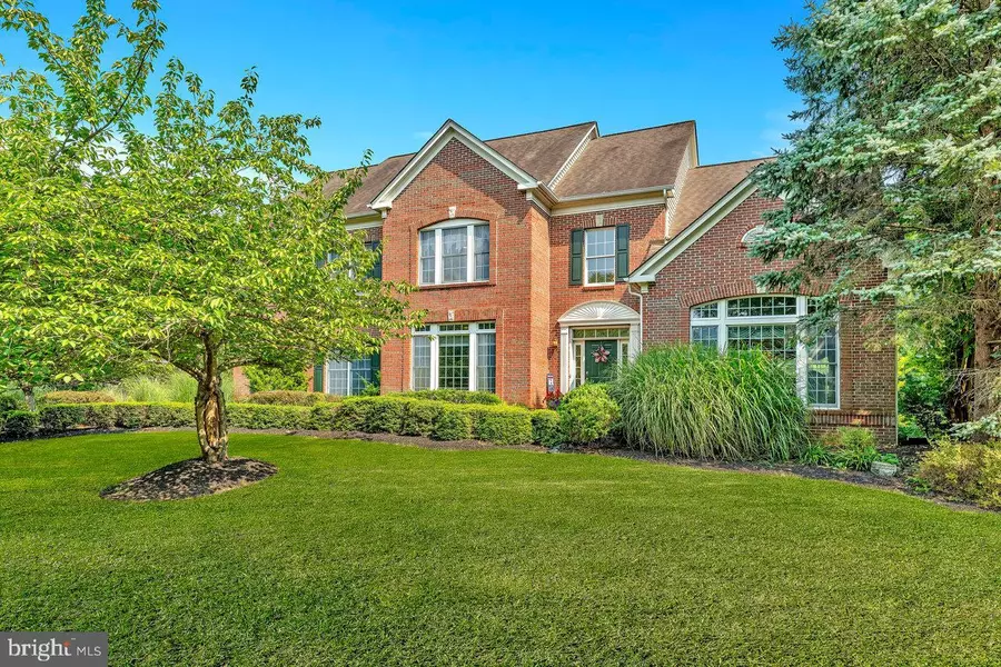 8 HOWELL CT, West Windsor, NJ 08550