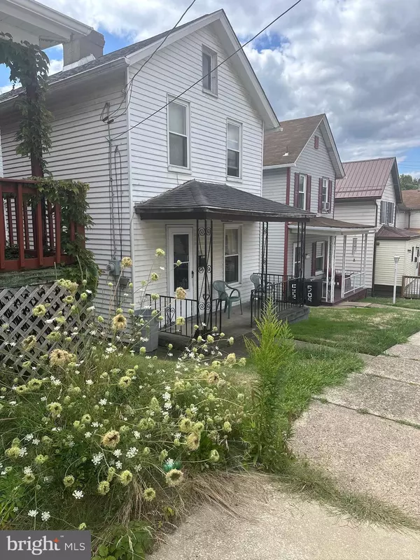 Donora, PA 15033,505 MCCREA AVE