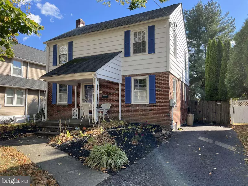 77 S FOREST RD, Springfield, PA 19064