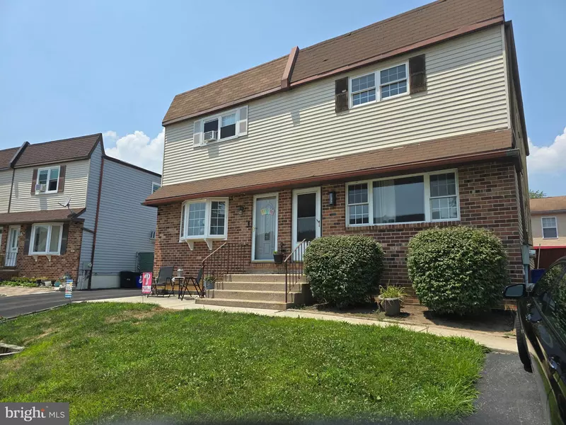 1274 NICOLE LN, Secane, PA 19018