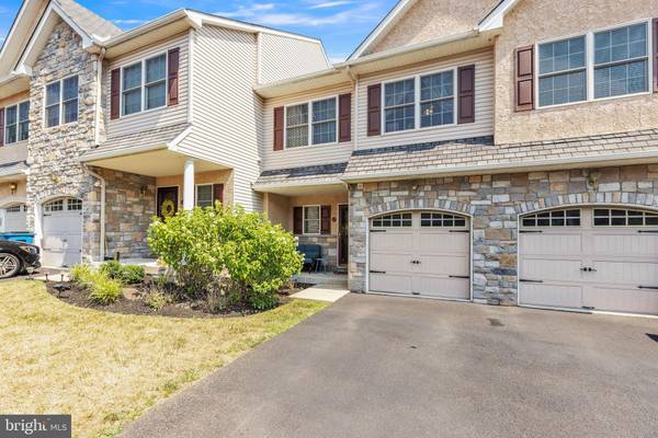 16 COBBLESTONE CIR, Hatboro, PA 19040