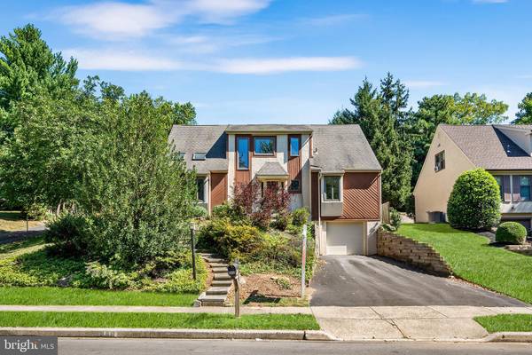 848 SKYLINE DR, Erdenheim, PA 19038