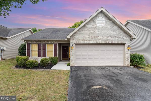 24 KESWICK DR, Mechanicsburg, PA 17050