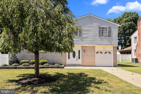 1038 CLEMENS CT,  Bensalem,  PA 19020