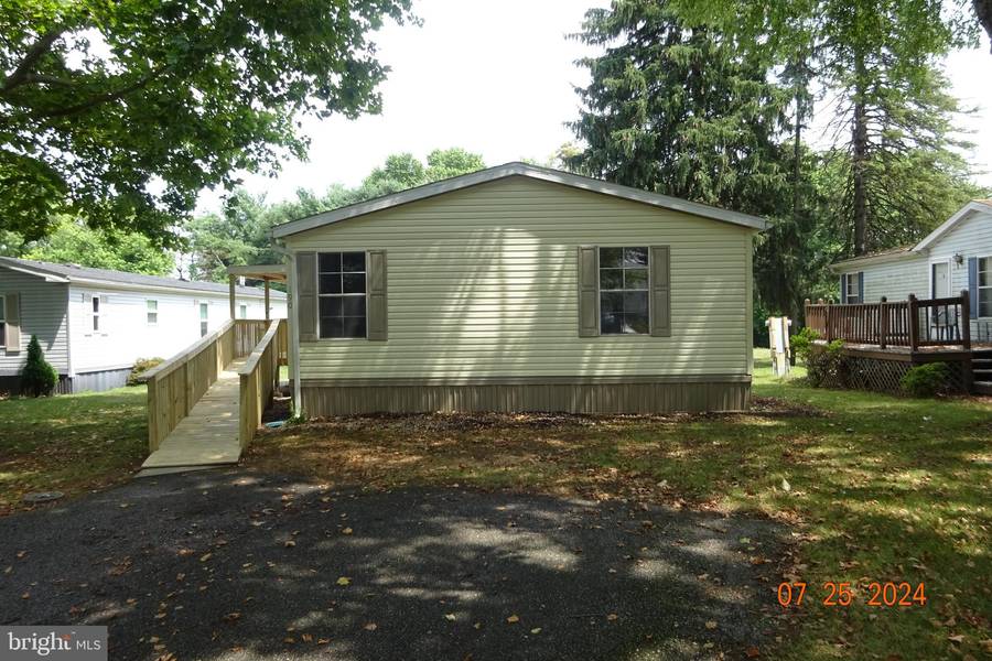 190 RUSTIC DR, Shippensburg, PA 17257