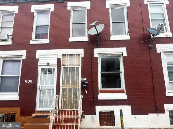 907 W SILVER ST, Philadelphia, PA 19133