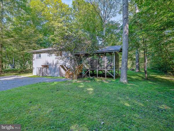 Great Cacapon, WV 25422,98 DEW DROP LN