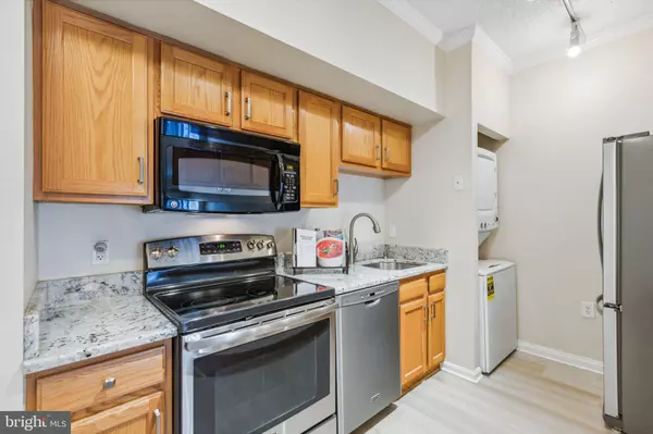 Arlington, VA 22202,1211 S EADS ST #1211