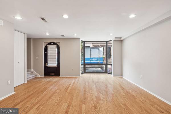 Philadelphia, PA 19103,2018-32 WALNUT ST #2024