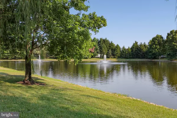 Allentown, NJ 08501,18 BETSY ROSS DR