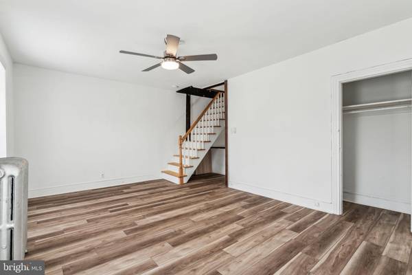 Philadelphia, PA 19128,270 DUPONT ST #2