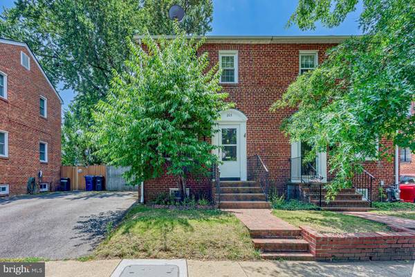 203 ADAMS AVE, Alexandria, VA 22301