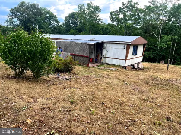1442 FELLER DR, Levels, WV 25431