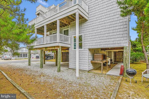 Bethany Beach, DE 19930,10 S 4TH ST