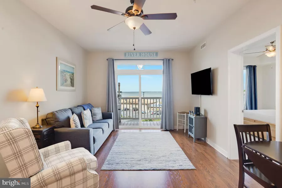 103 N IRVING AVE #305, Colonial Beach, VA 22443