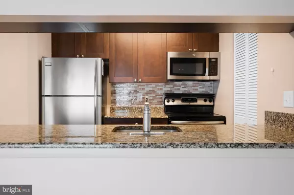 701 THE WOODS Cherry Hill, NJ 08003