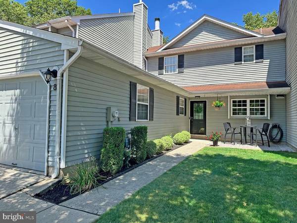 8 WINCHESTER CT, Bordentown, NJ 08505