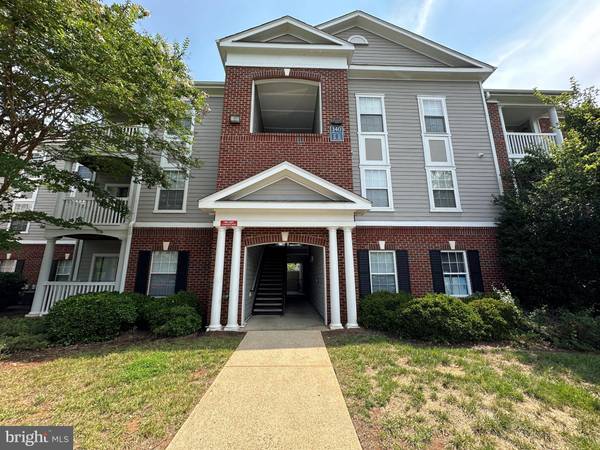 140 YELLOWSTONE DR #102, Charlottesville, VA 22903