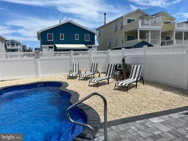 Beach Haven, NJ 08008,431 AMBER ST #B