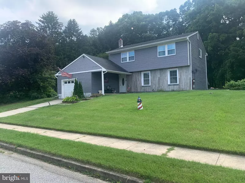 10 LORETTA BLVD, Sicklerville, NJ 08081