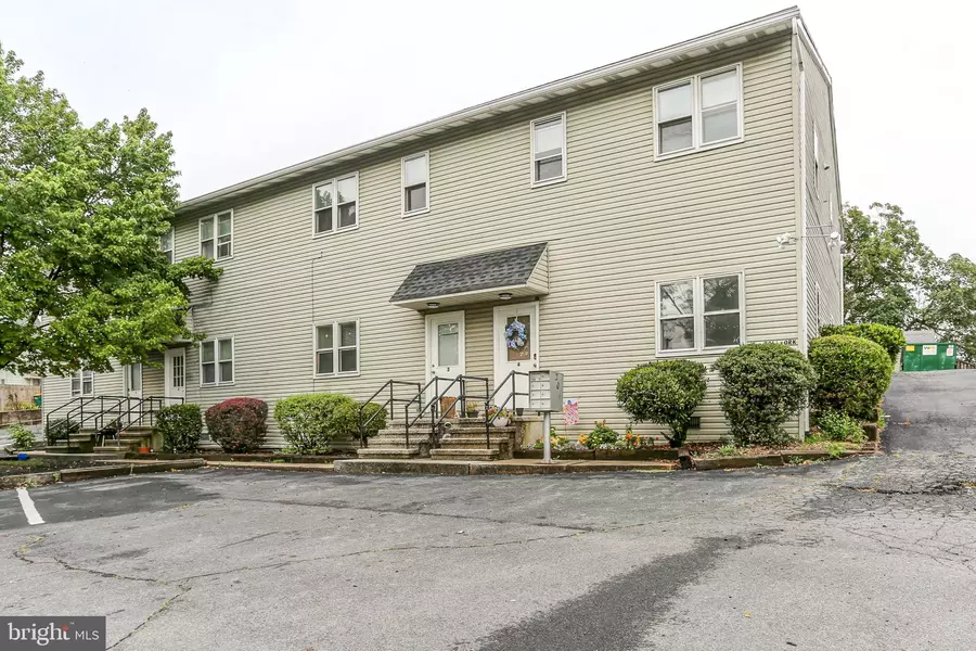 201 YORK ST #APT. 3, Enola, PA 17025