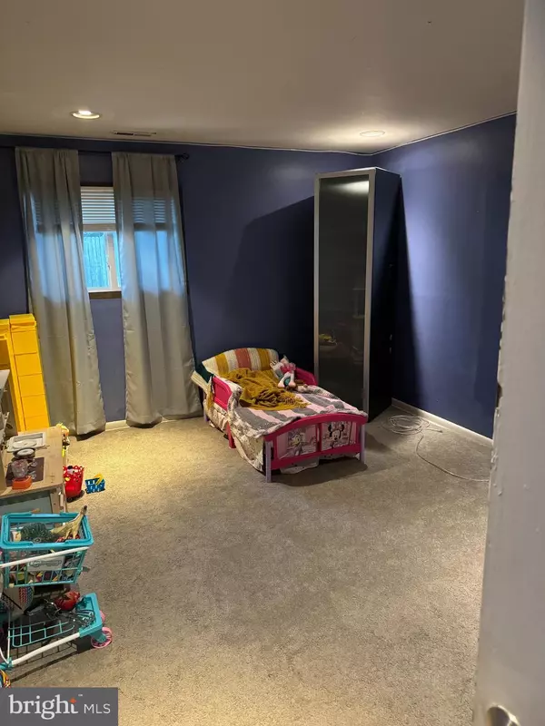 355 BLAINE AVE West Berlin, NJ 08091