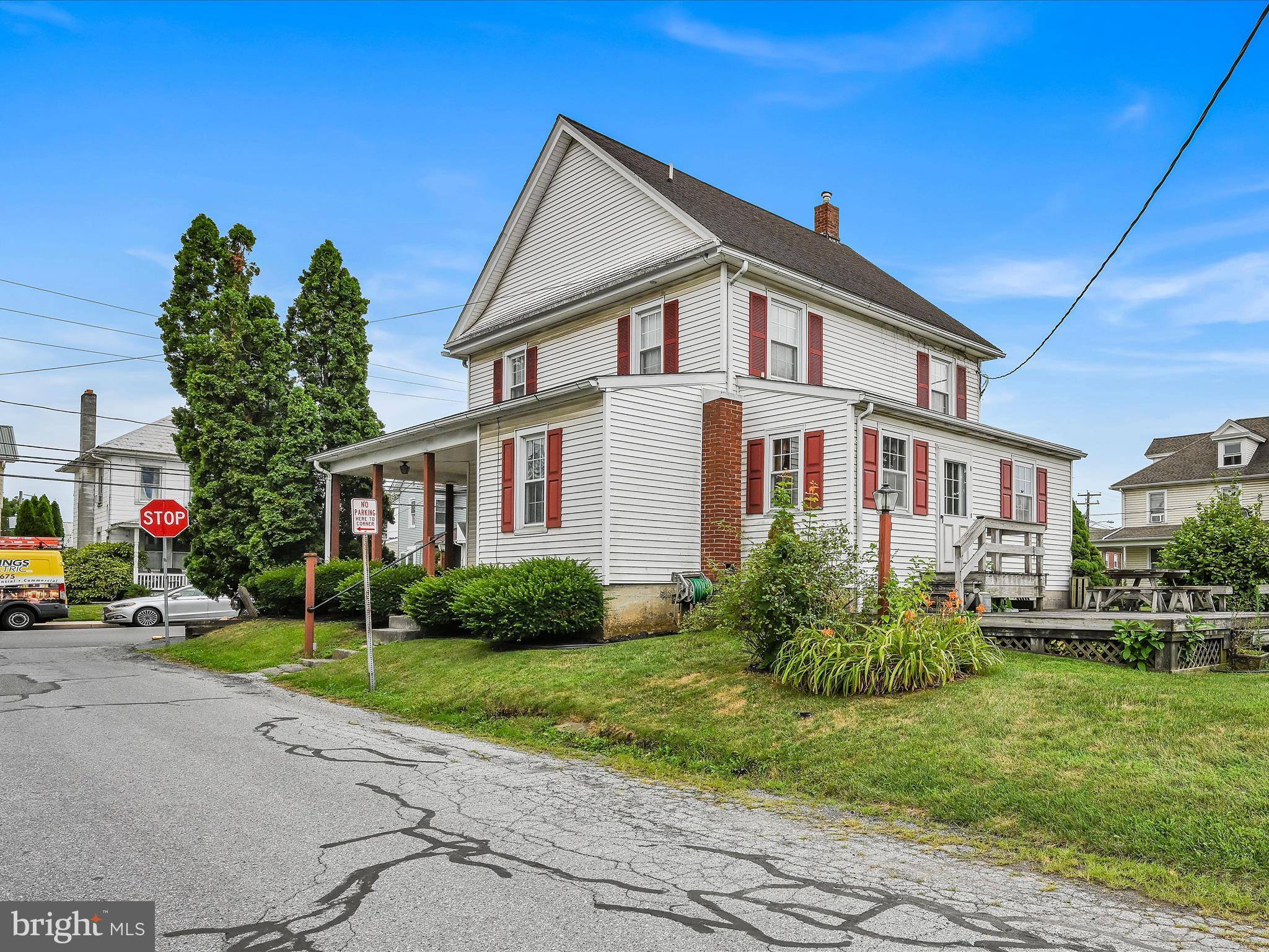 New Holland, PA 17557,351 E JACKSON ST