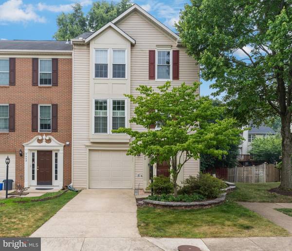 7446 GADSBY SQ, Alexandria, VA 22315