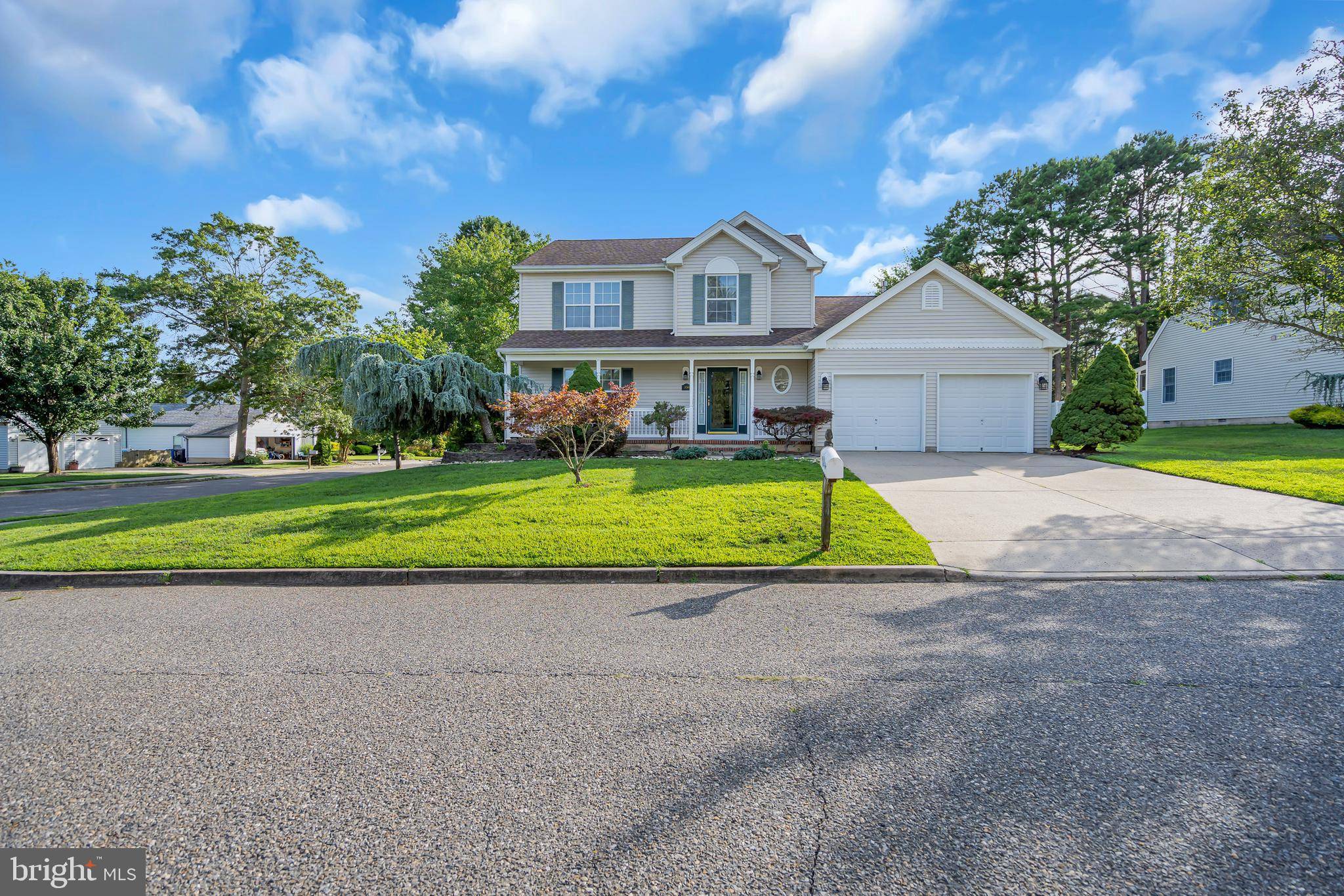 Manahawkin, NJ 08050,350 DEER LAKE CT