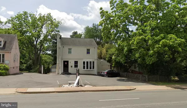 819 W BROAD ST, Falls Church, VA 22046