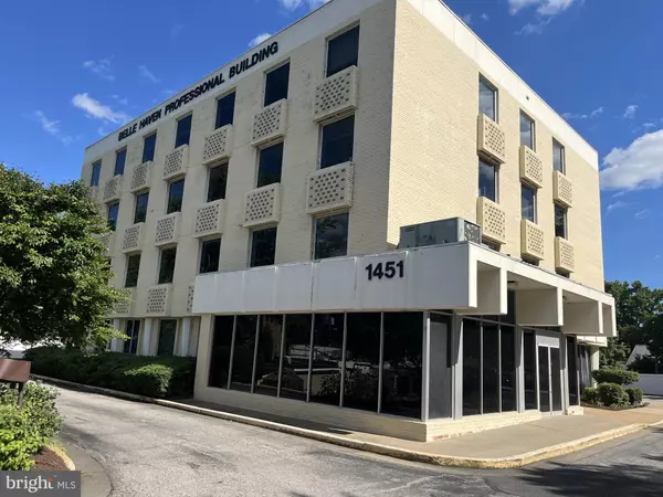 1451 BELLE HAVEN RD #110, Alexandria, VA 22307