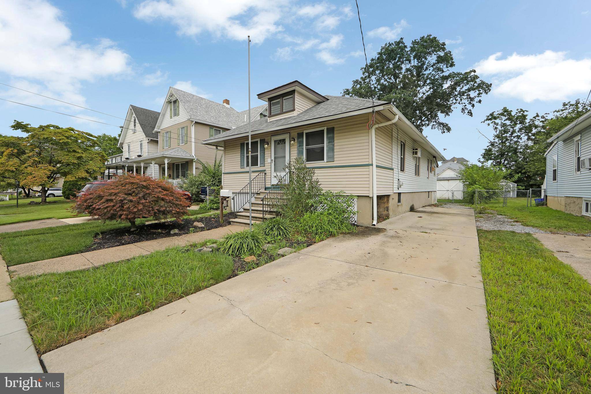 Oaklyn, NJ 08107,17 W PARK AVE