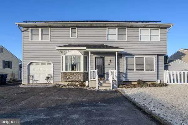 111 E SHREWSBURY DR, Tuckerton, NJ 08087