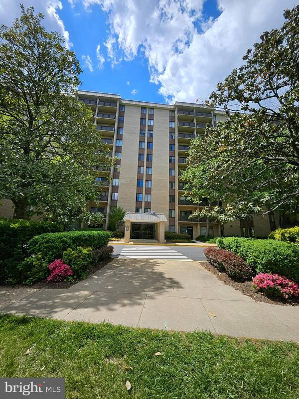 3100 S MANCHESTER ST #820, Falls Church, VA 22044