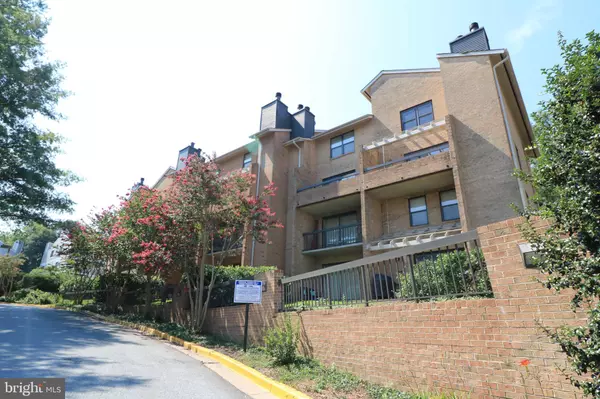 16 DUDLEY CT #7, Bethesda, MD 20814