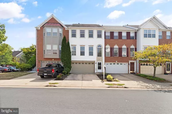 6631 HUNTER CREEK LN, Alexandria, VA 22315